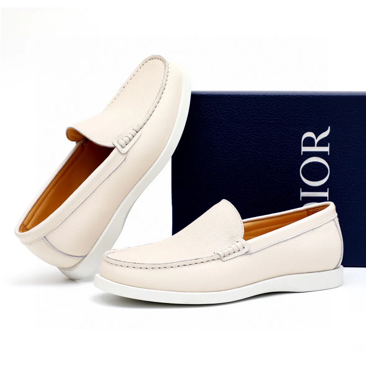 Men's shoes 💰480 💐Original packaging Product trademark: Dior "Dior" casual leather shoes Regular size: 38-44 (45.46.47🉑️Customized) Product materials: Selected first-layer pebbled calfskin upper imported from Italy, imported water-dyed cowhide lining. Strong three-dimensional visual effect, original anti-slip rubber outsole Color: 3⃣️colors available